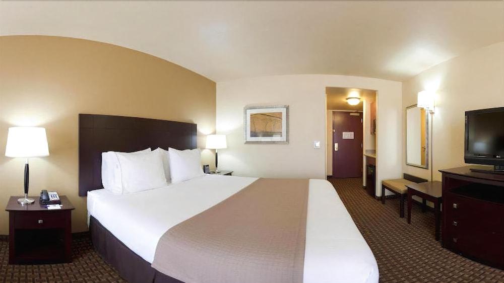 Hotel Express & West By Ihg Dinuba