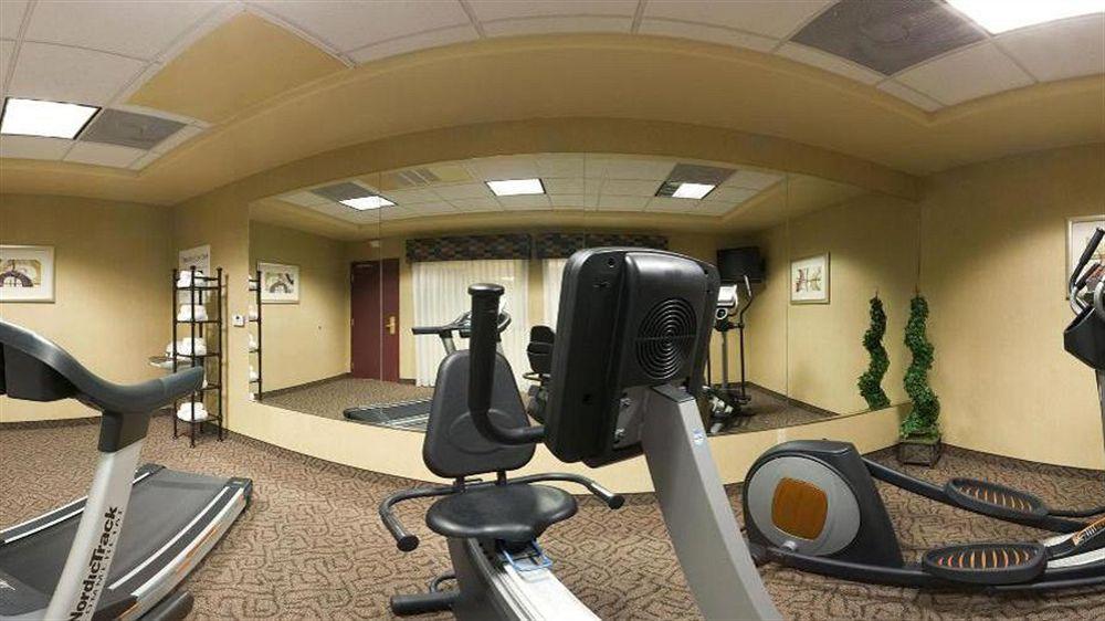 Express & West By Ihg Hotel Dinuba