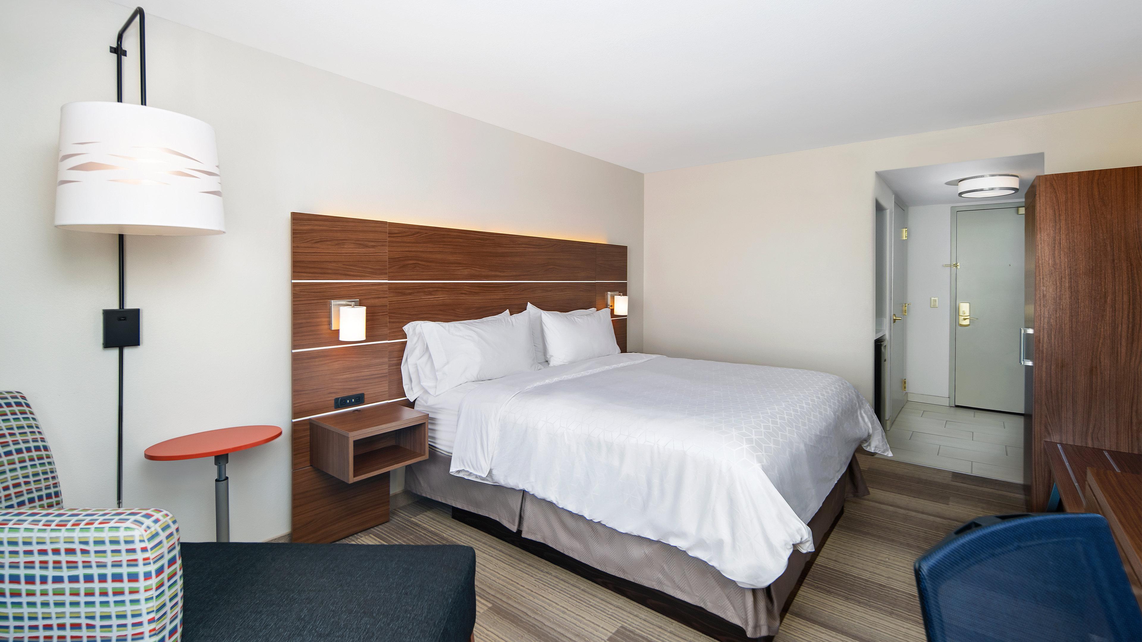 Express & West By Ihg Hotel 2*